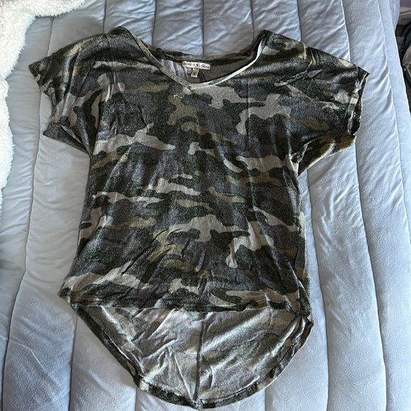 Green Camo Sweater T-Shirt (Small) - Picture 1 of 3
